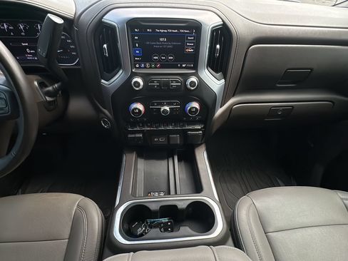 Used 2019 GMC Sierra 1500 SLT AWD/4WD image 12