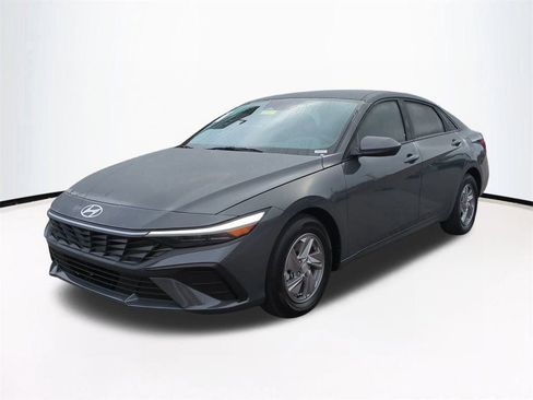 New 2026 Hyundai Elantra SE image 9