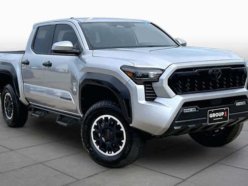 Used 2024 Toyota Tacoma TRD Off-Road AWD/4WD image 3