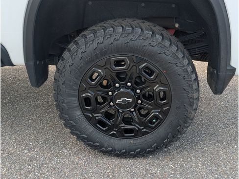 Used 2022 Chevrolet Silverado 3500 LTZ w/ LTZ Plus Package AWD/4WD image 4