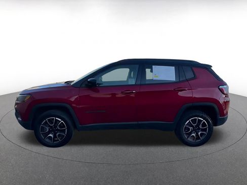 Used 2025 Jeep Compass Trailhawk image 7