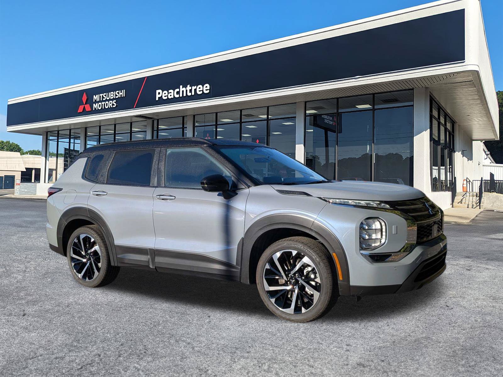 Used 2025 Mitsubishi Outlander AWD image 1