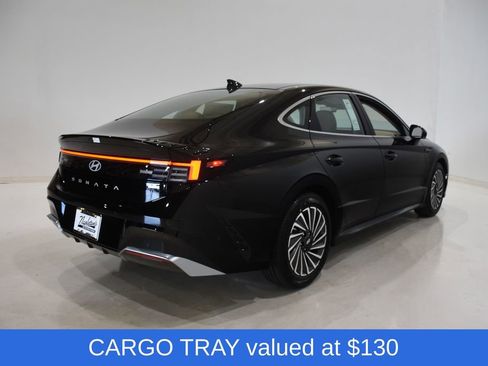 New 2025 Hyundai Sonata Limited image 4