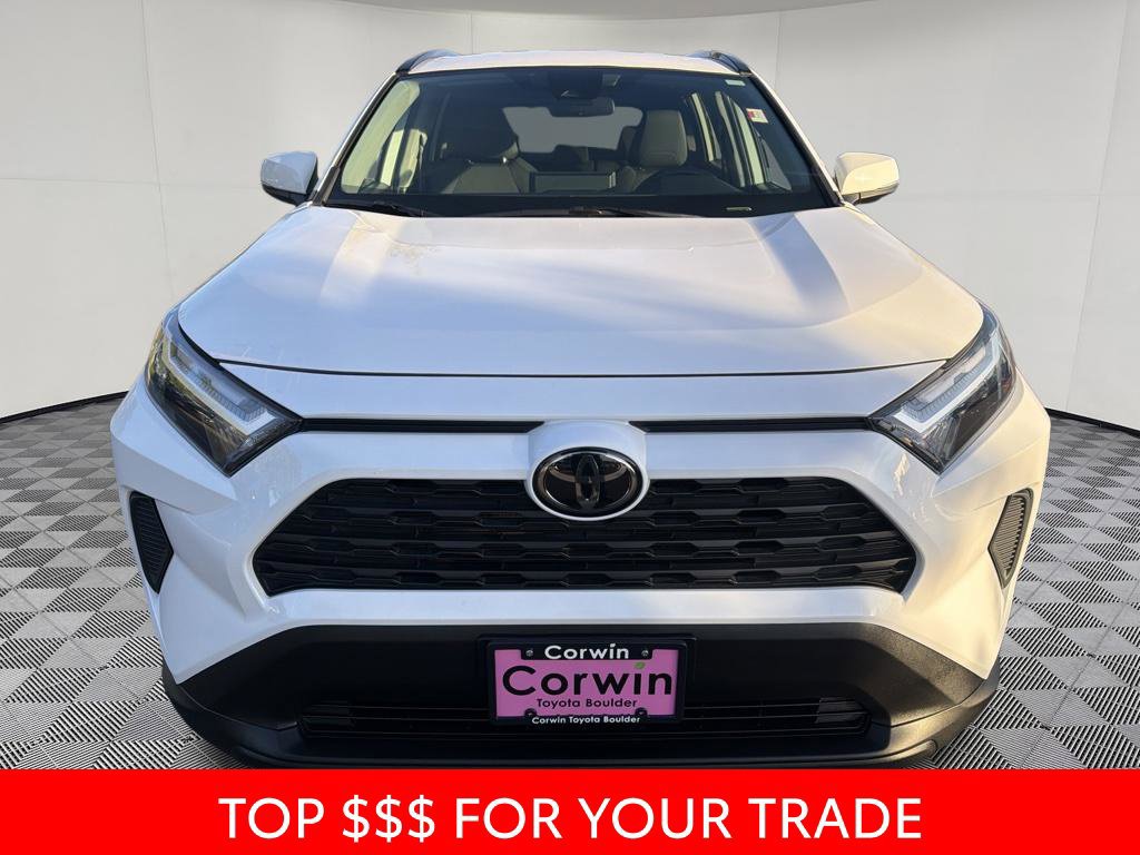 Used 2025 Toyota RAV4 XLE AWD/4WD image 2