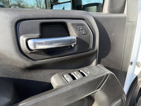 Used 2022 Chevrolet Silverado 2500 W/T image 11