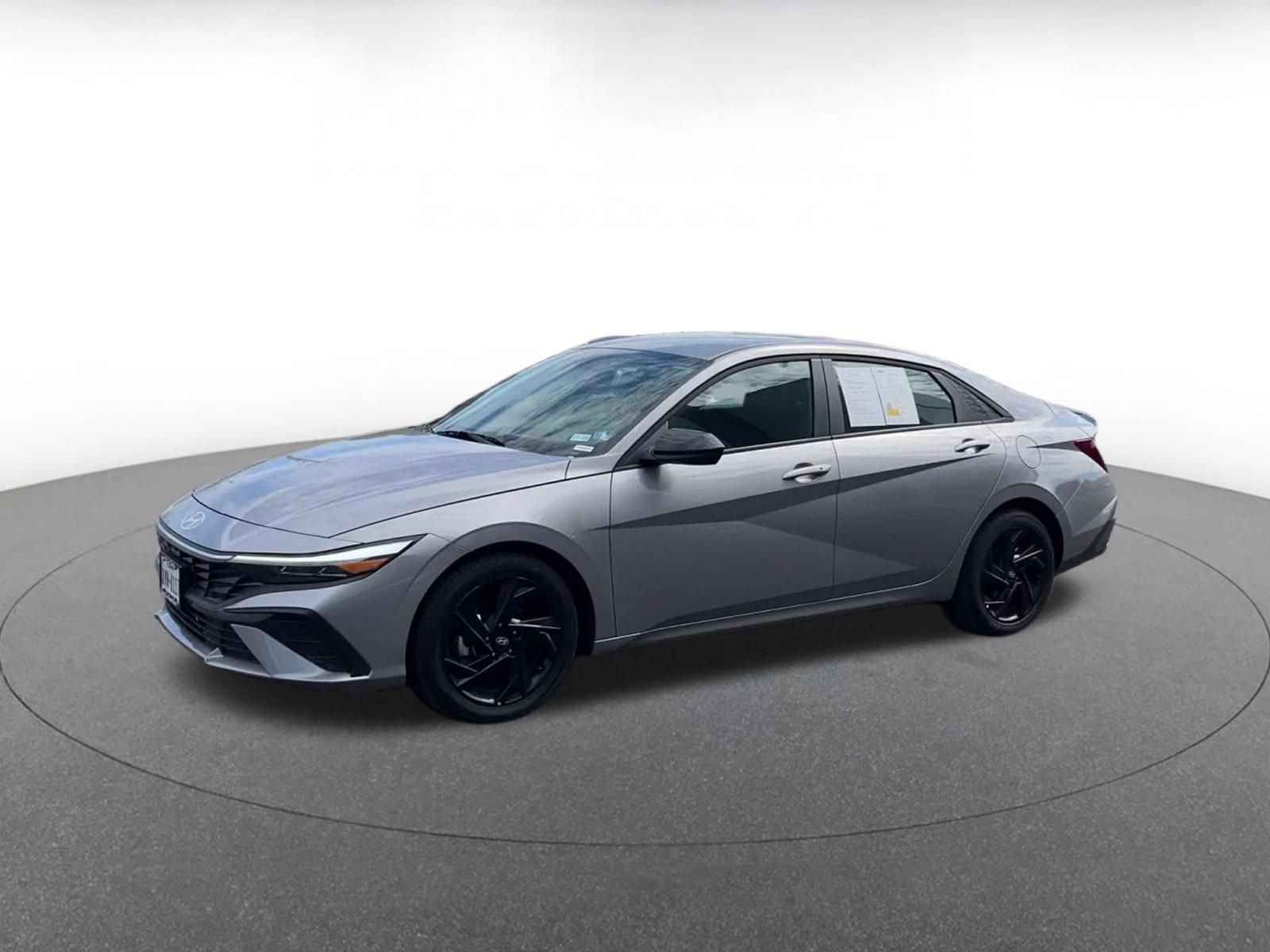 Used 2026 Hyundai Elantra Sport FWD image 7