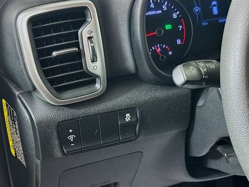 Used 2017 Kia Sportage LX image 11