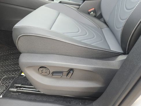 New 2026 Volkswagen Tiguan SE image 20