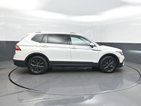 Used 2024 Volkswagen Tiguan SE FWD image 34