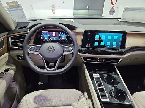 New 2026 Volkswagen Atlas SE FWD image 15