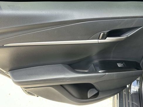 Used 2025 Toyota Camry SE FWD image 13