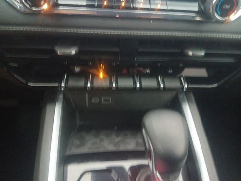 Used 2023 Chevrolet Colorado LT image 29