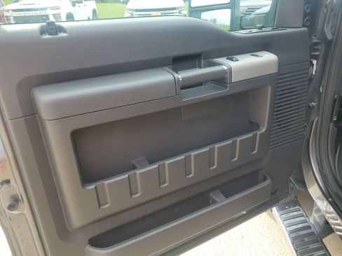 Used 2016 Ford F250 Lariat w/ Chrome Package image 27