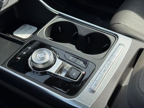New 2026 Kia Carnival EX FWD image 17