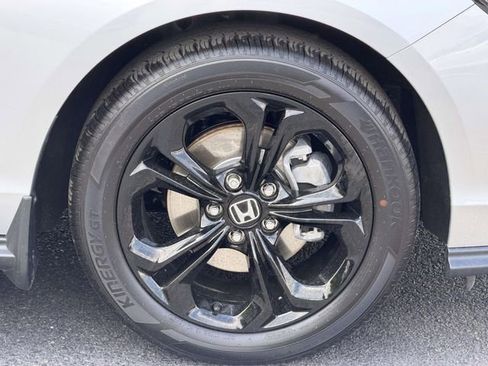 Certified 2025 Honda Accord SE image 5