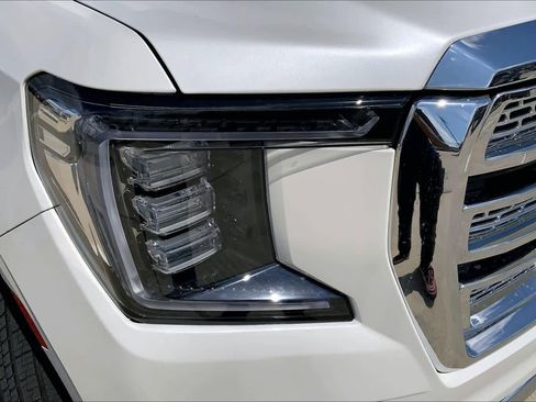 Used 2023 GMC Yukon SLT w/ SLT Premium Package image 27
