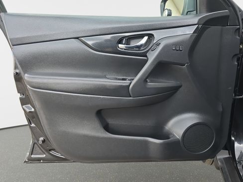 Used 2017 Nissan Rogue SL w/ SL Premium Package AWD/4WD image 28