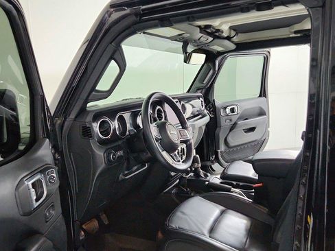Used 2021 Jeep Wrangler Unlimited Sahara AWD/4WD image 17