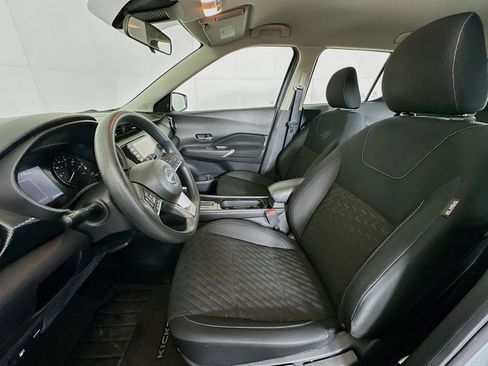 Used 2022 Nissan Kicks SV FWD image 13