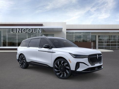 New 2026 Lincoln Nautilus Reserve w/ Jet Appearance Package AWD/4WD image 1