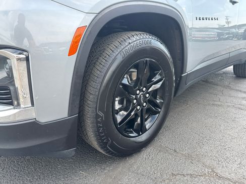 Certified 2023 Chevrolet Traverse LT FWD image 9