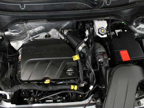 Certified 2025 Chevrolet Trax RS w/ Driver Confidence Package FWD image 38