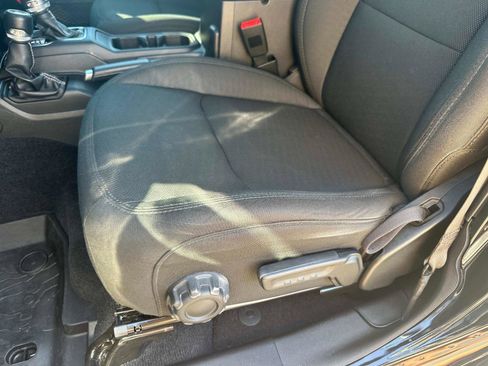 Used 2020 Jeep Wrangler Unlimited Sahara image 18