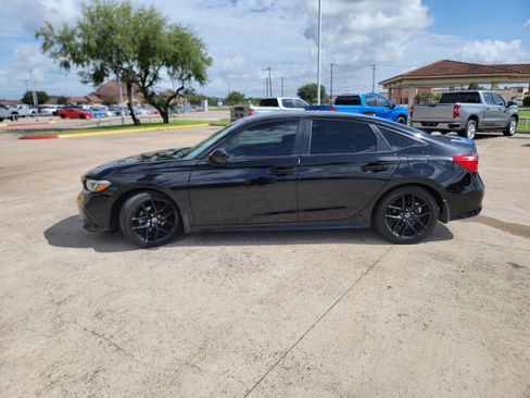 Used 2023 Honda Civic Sport image 4