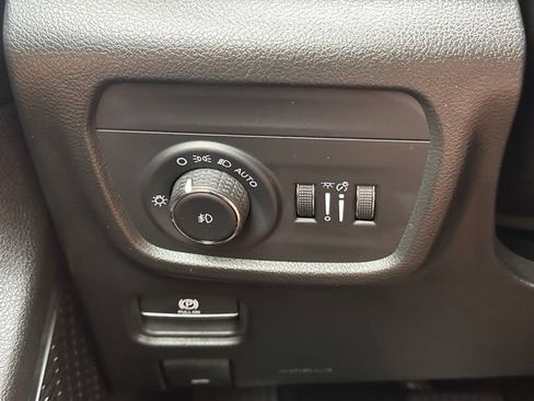 Used 2025 Jeep Grand Cherokee L Summit w/ Luxury Tech Group V AWD/4WD image 17