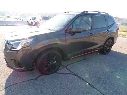 Used 2023 Subaru Forester Sport image 2
