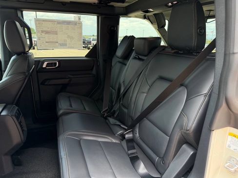 New 2026 Ford Bronco Badlands AWD/4WD image 15