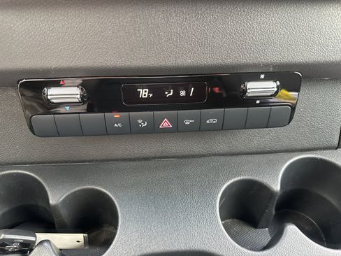 Used 2023 Mercedes-Benz Sprinter 2500 image 17