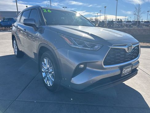 Used 2026 Toyota Highlander Limited image 35