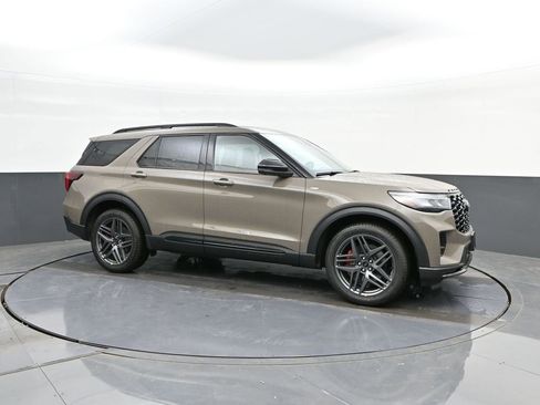 New 2026 Ford Explorer ST-Line w/ ST-Line Street Pack image 17