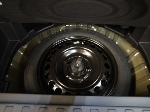 Used 2023 Chevrolet Equinox RS w/ LPO, Floor Liner Package FWD image 12