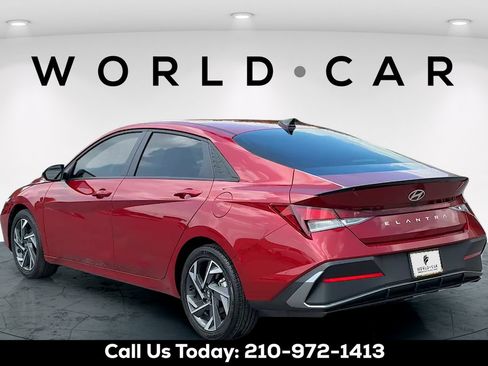 Used 2025 Hyundai Elantra Sport FWD image 5