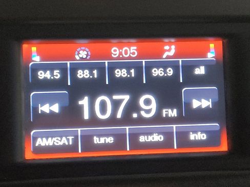 Used 2020 Dodge Journey SE w/ SE Popular Equipment Group image 25