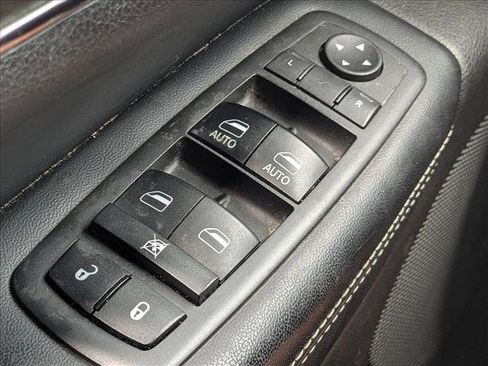 Used 2017 Jeep Grand Cherokee Limited image 14