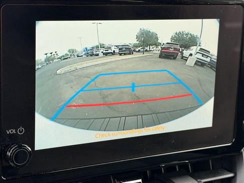 Used 2025 Toyota Corolla Hatchback image 27