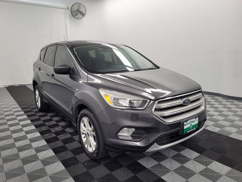 Used 2019 Ford Escape SE FWD image 13