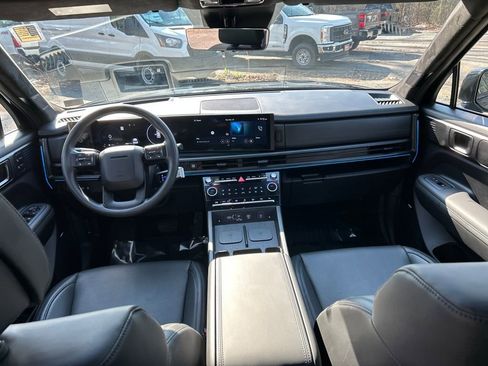 Used 2025 Hyundai Santa Fe Calligraphy AWD/4WD image 31