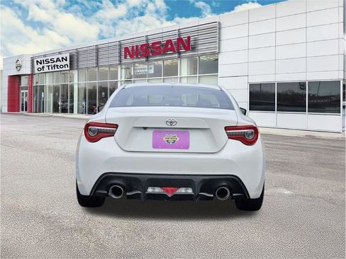 Used 2017 Toyota 86 image 6