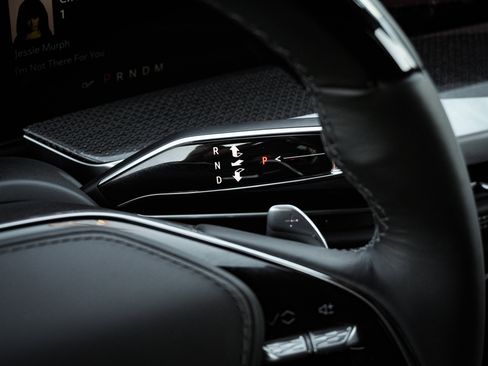 Used 2025 Cadillac Escalade V image 27