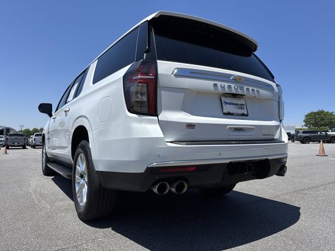 Used 2023 Chevrolet Suburban Premier AWD/4WD image 8