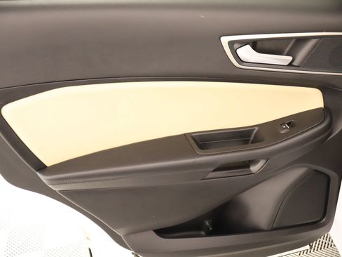 Used 2024 Ford Edge SEL w/ Convenience Package AWD/4WD image 16