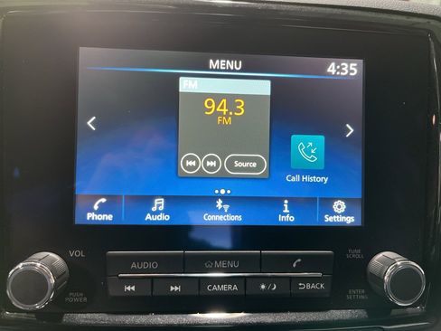 Used 2022 Nissan Frontier S image 2