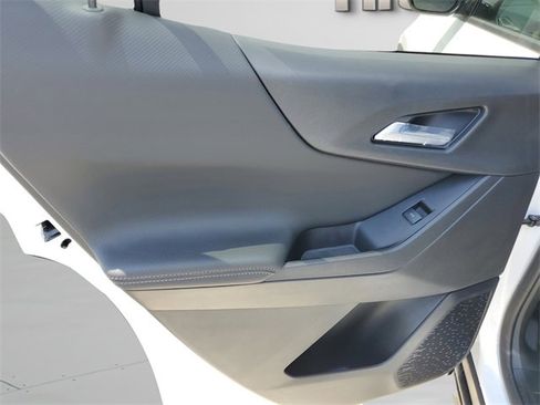 New 2026 Chevrolet Equinox LT image 12