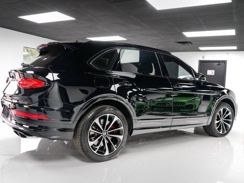 Used 2022 Bentley Bentayga AWD/4WD image 6