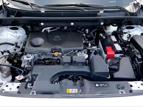 Used 2025 Toyota RAV4 XLE FWD image 31
