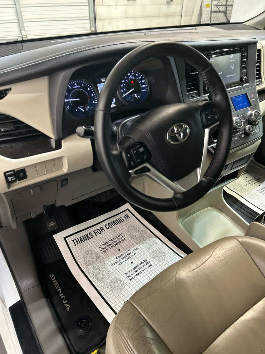 Used 2019 Toyota Sienna XLE FWD image 26
